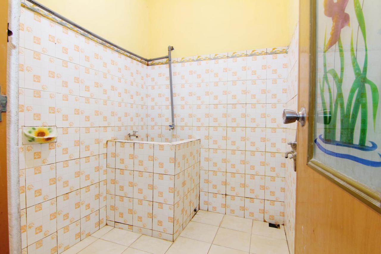 Arjuna Hostel Семаранг Номер фото