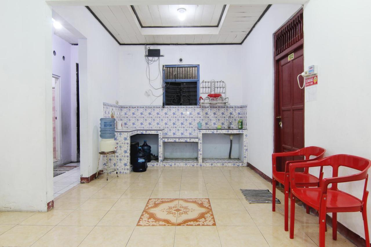 Arjuna Hostel Семаранг Экстерьер фото