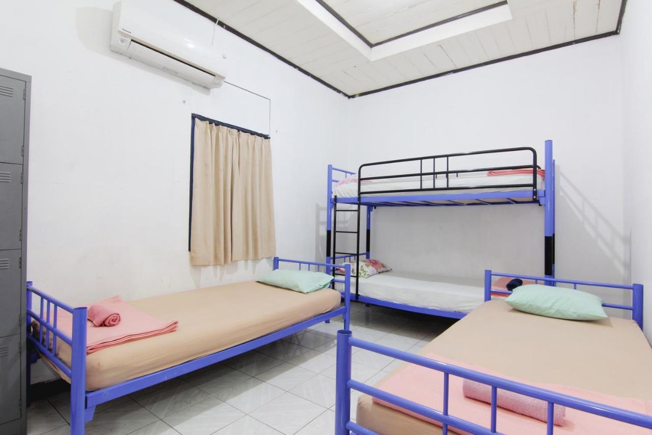 Arjuna Hostel Семаранг Экстерьер фото