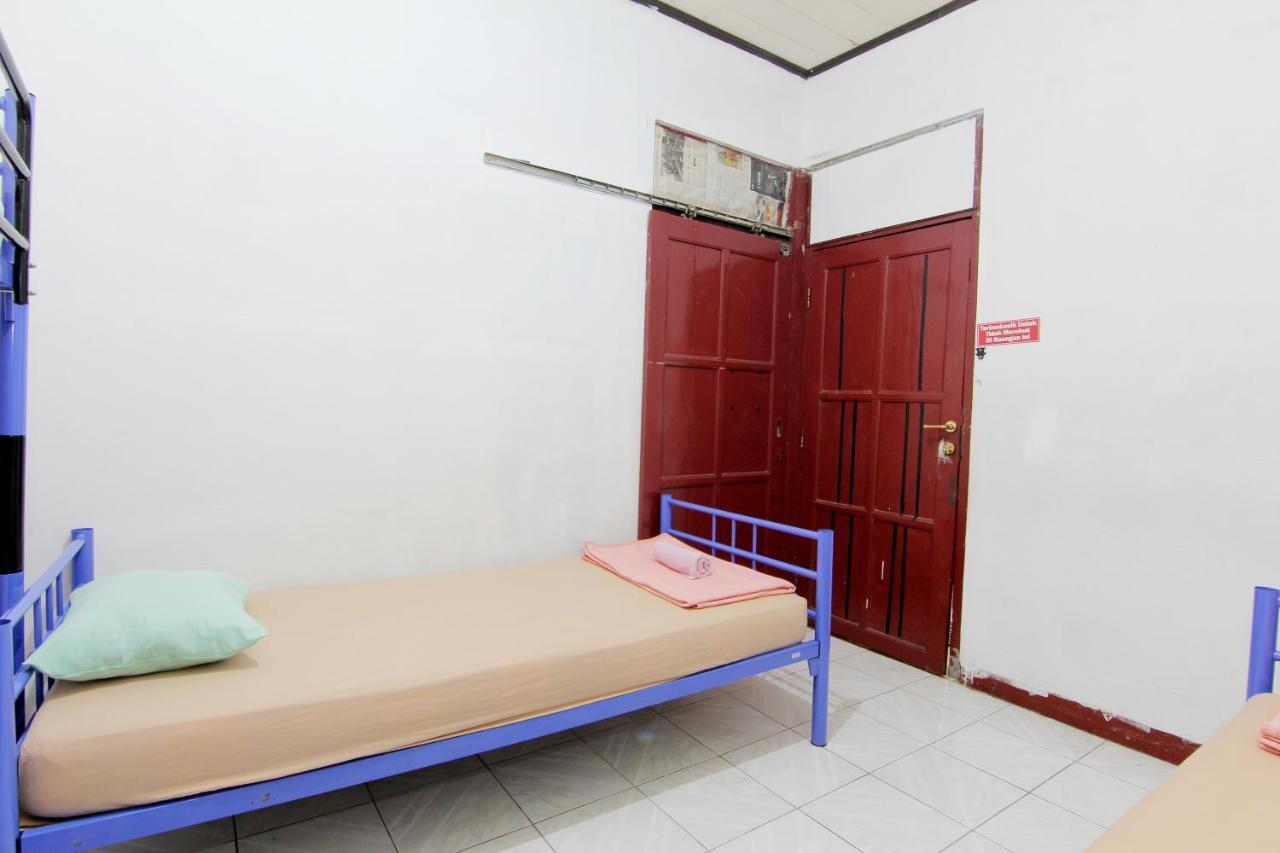 Arjuna Hostel Семаранг Экстерьер фото